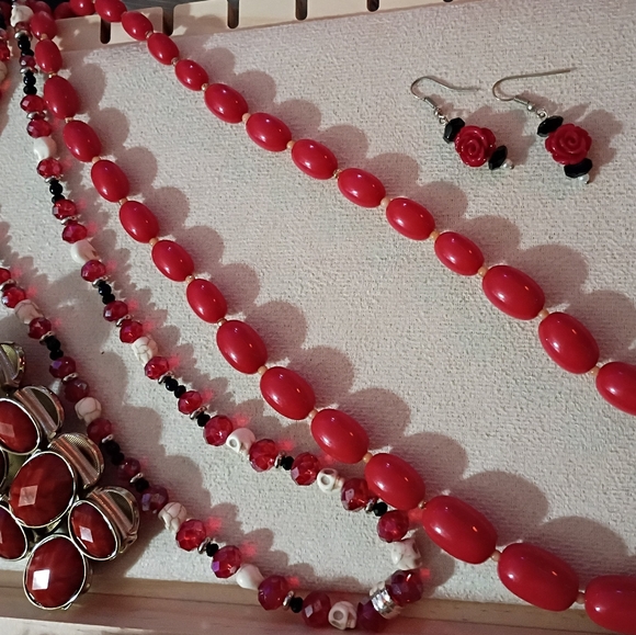 Vintage Vampire Queen Lilith's Jewelry Lot Skull, Black & Red Glass Purple Rope - Picture 2 of 16